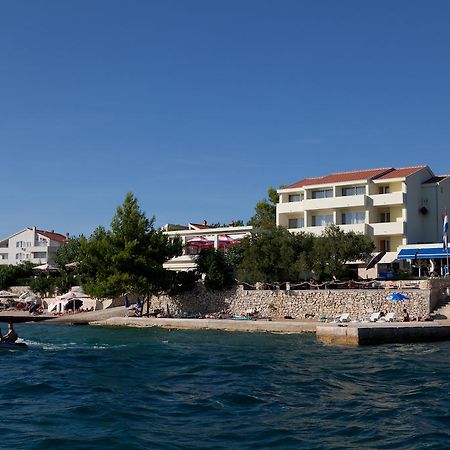 Hotel Vila 4M Ražanac Exteriör bild