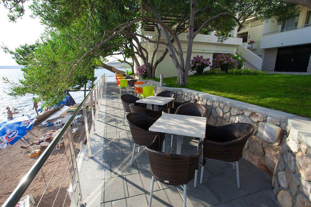 Hotel Vila 4M Ražanac Exteriör bild