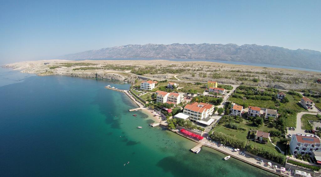 Hotel Vila 4M Ražanac Exteriör bild