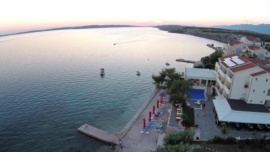 Hotel Vila 4M Ražanac Exteriör bild