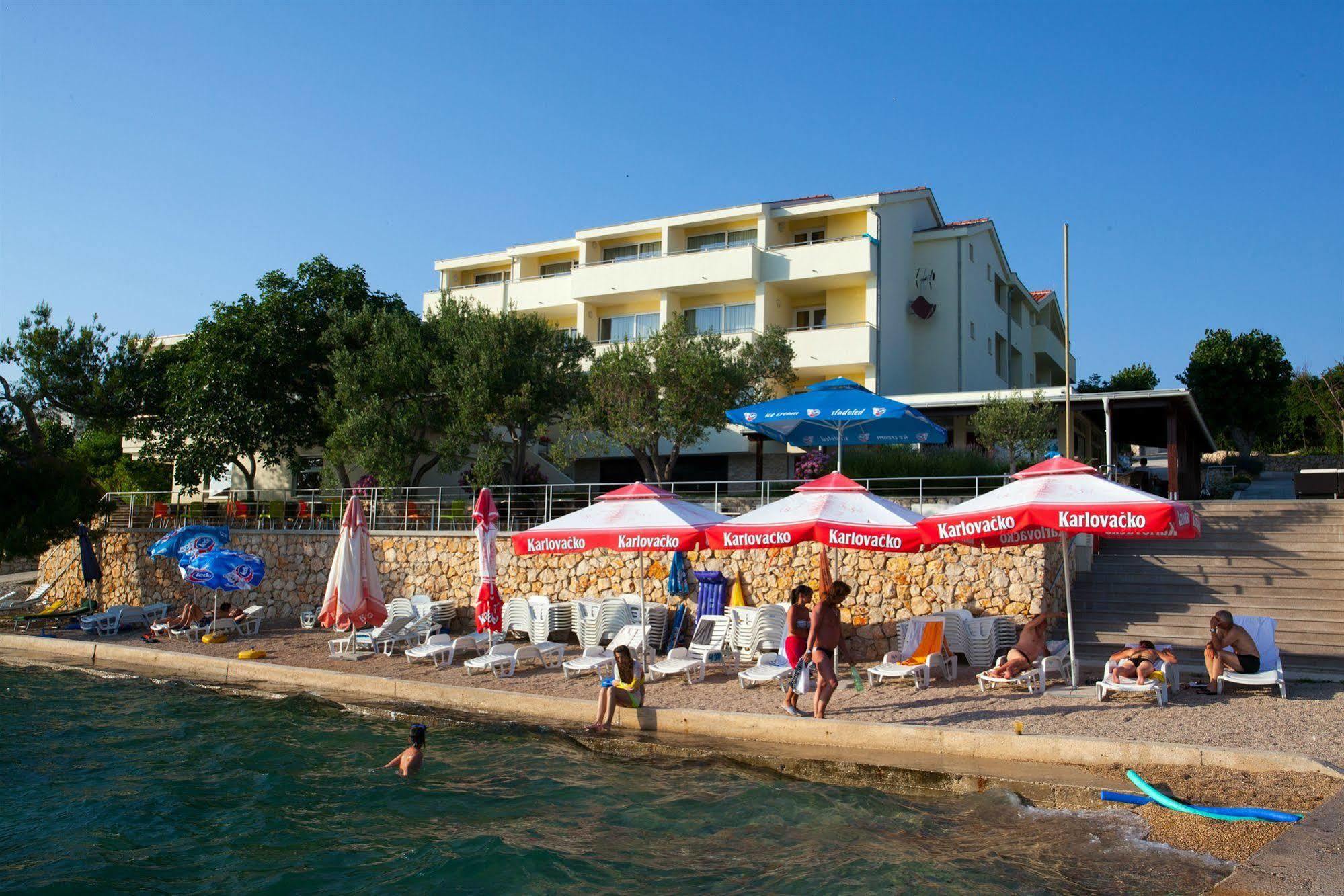 Hotel Vila 4M Ražanac Exteriör bild