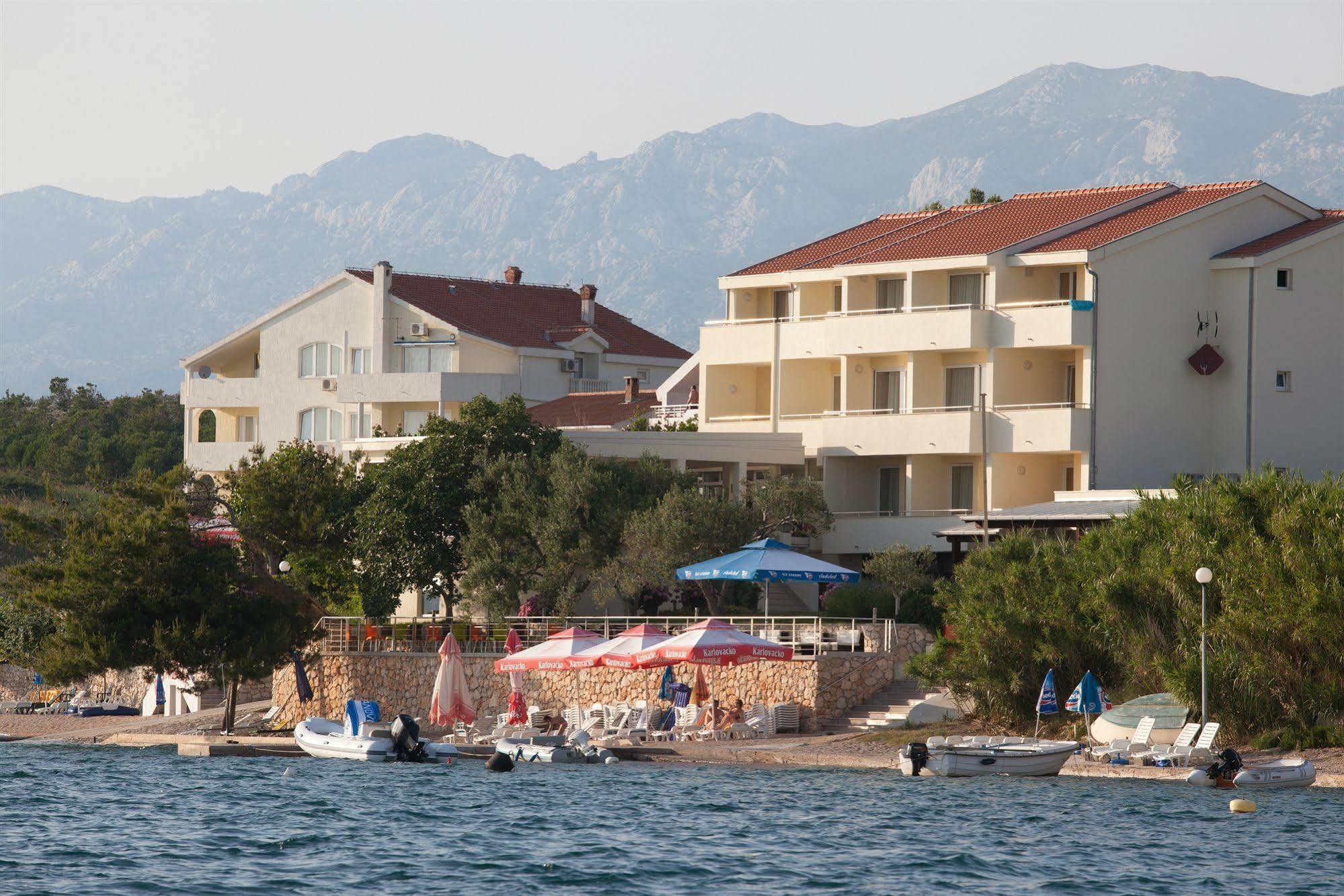 Hotel Vila 4M Ražanac Exteriör bild